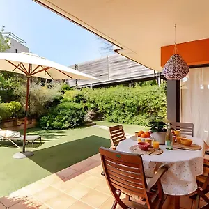 pretty-garden-apartment-next-to-a-charming-beach.catalonia-hotels.com/